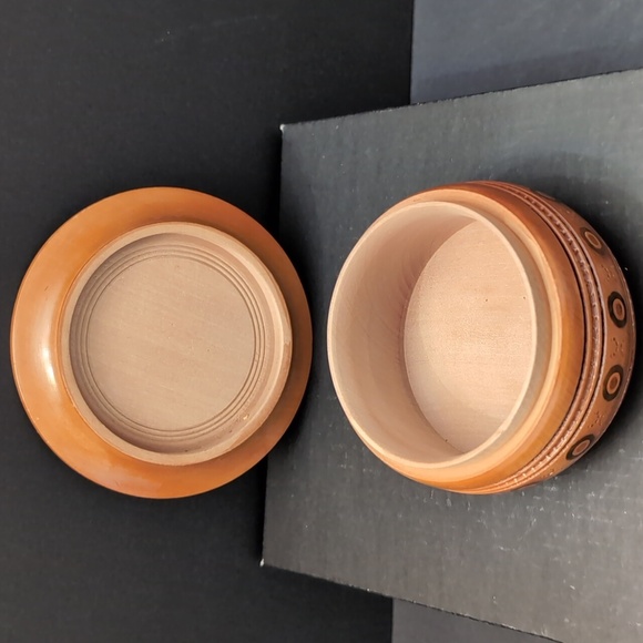 VGT,1983 Decorative Round Brown/ Orange Ukranian Hutsul Box. - Picture 7 of 9